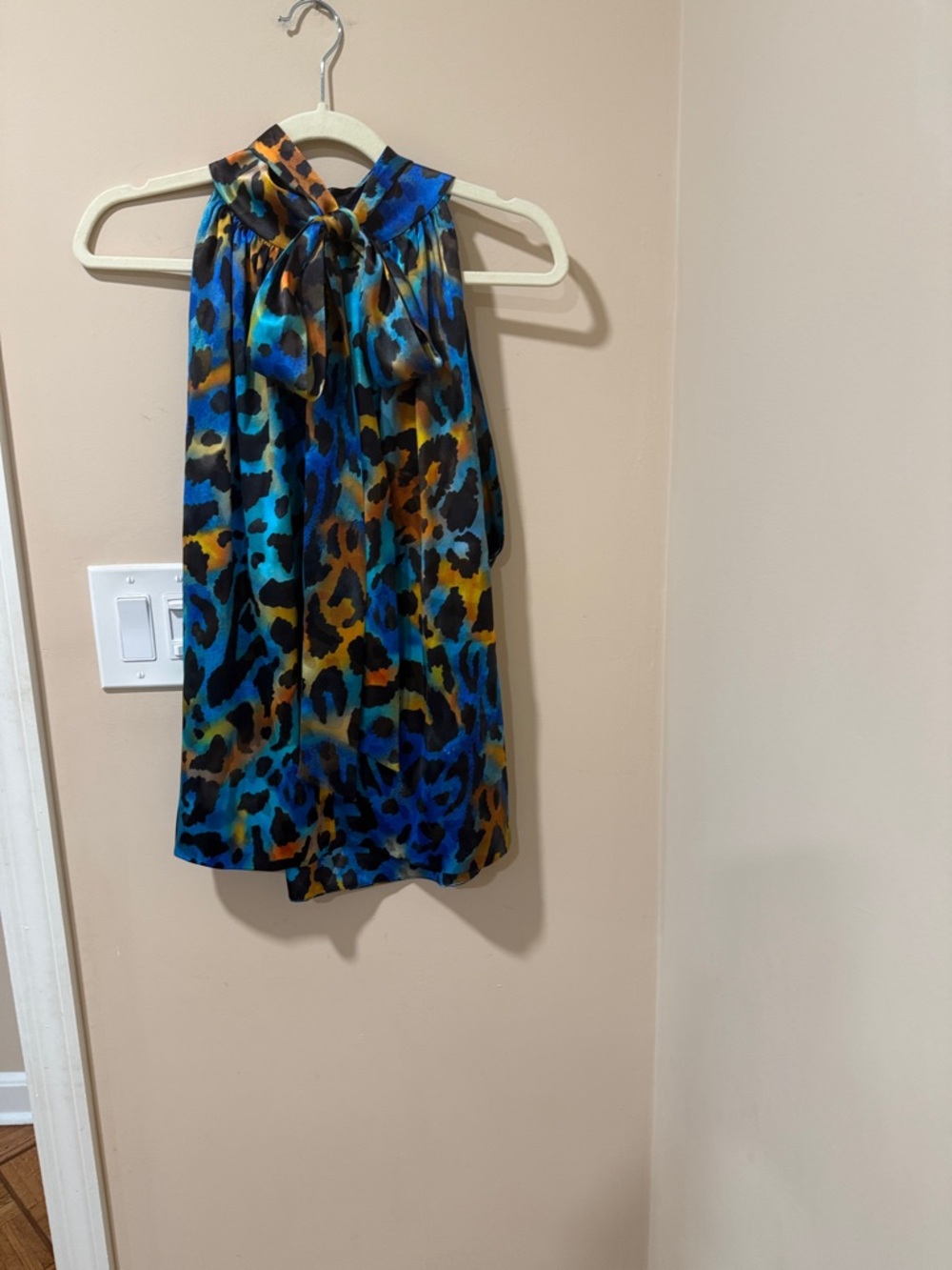 Silk Tie-Neck Sleeveless Blouse in Blue Multi